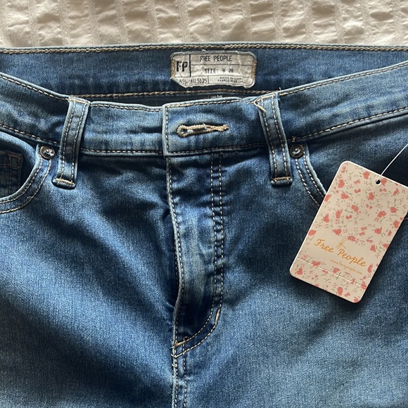 light wash free people skinny jeans - Picture 2 of 3